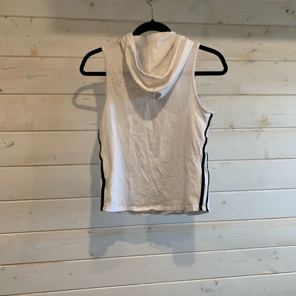 4/$30 Bluenotes | White Hooded Cutoff Top - Picture 5 of 7